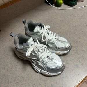 Women's Reebok Royal sneakers